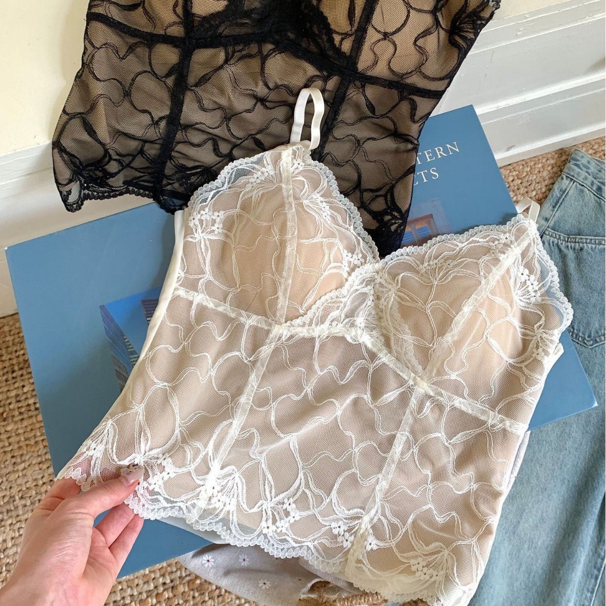 Top in Pizzo Seamless Donna – Camisole con Coppe Imbottite e Schiena Decorata