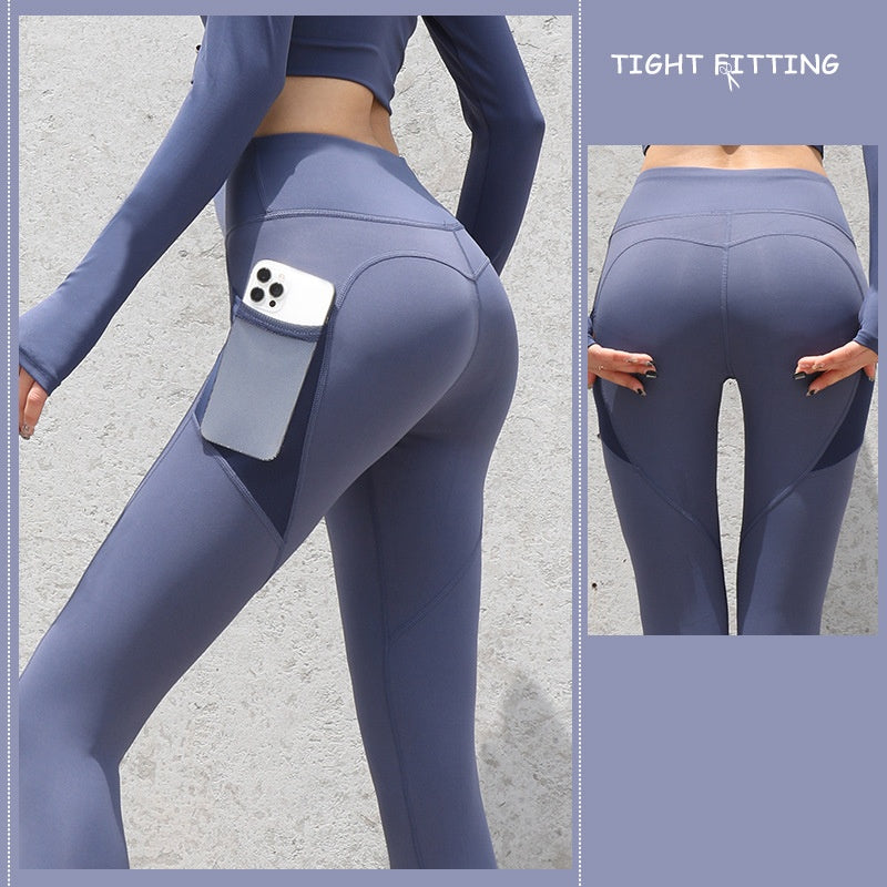 Leggings sportivi donna seamless con tasche, push up e vita alta. Perfetti per running, fitness e yoga. Tessuto elasticizzato, comodo e modellante.