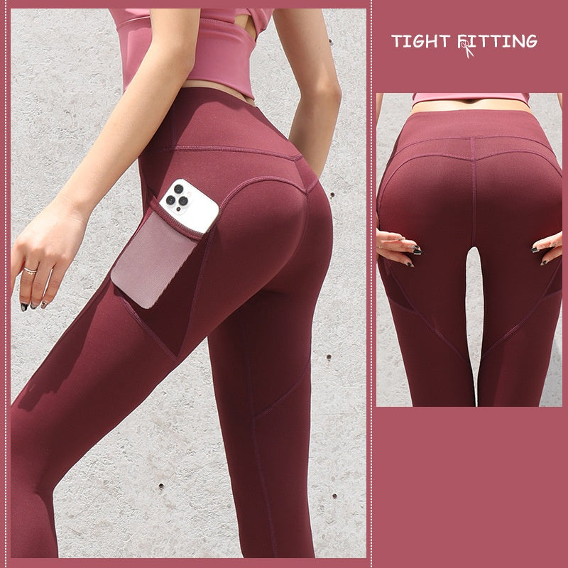 Leggings sportivi donna seamless con tasche, push up e vita alta. Perfetti per running, fitness e yoga. Tessuto elasticizzato, comodo e modellante.